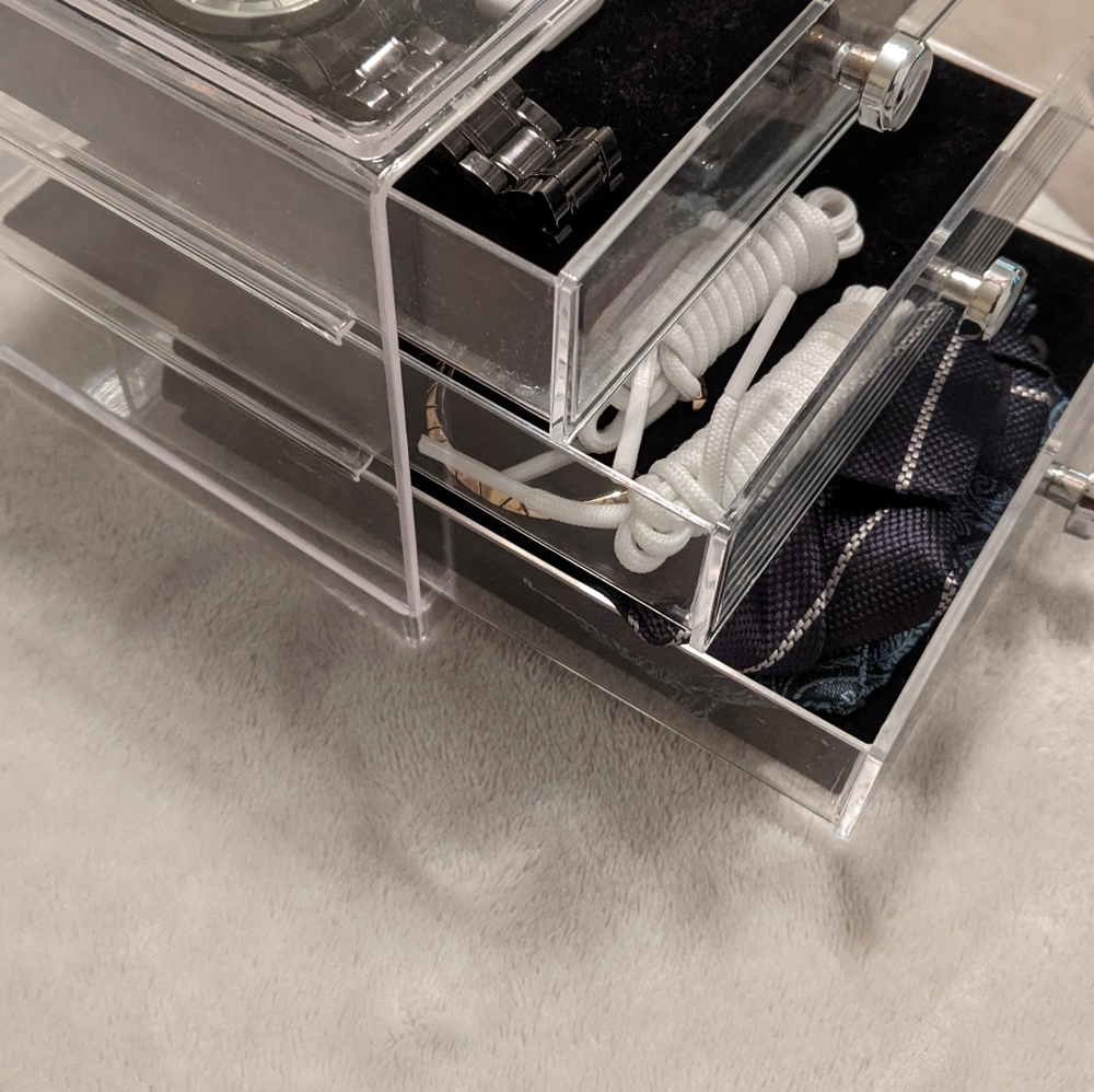 Jewelry box - Picture 2 of 3